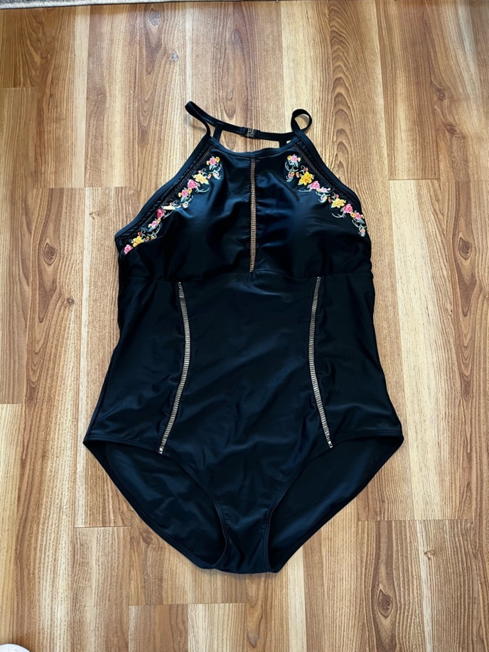 Ulla PopKen Woman's Plus-Size Black Floral Embroidered One-Piece Swimsuit Sz 26